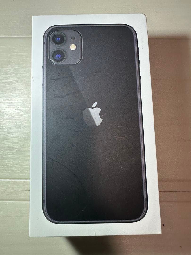 iPhone 11 64GB ブラック au バッテリー90% 美品