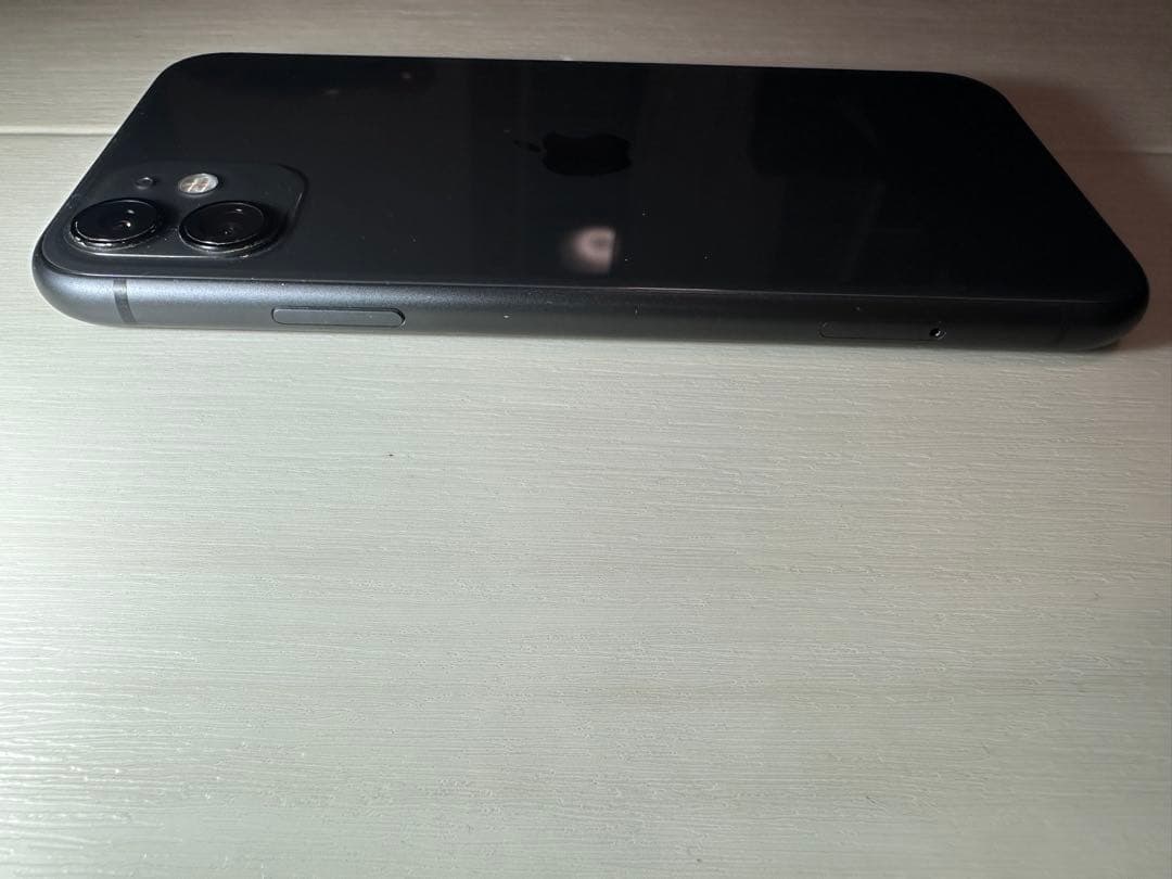 iPhone 11 64GB ブラック au バッテリー90% 美品