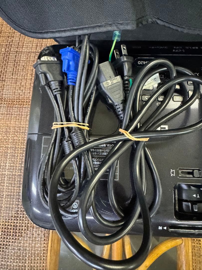 EPSON プロジェクター　スタンドスクリーン EB-W420 GML-100W