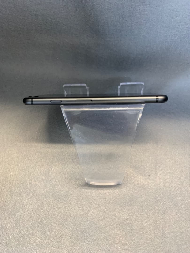 美品 国内版 SIMフリー iPhone8 64GB スペースグレイ色