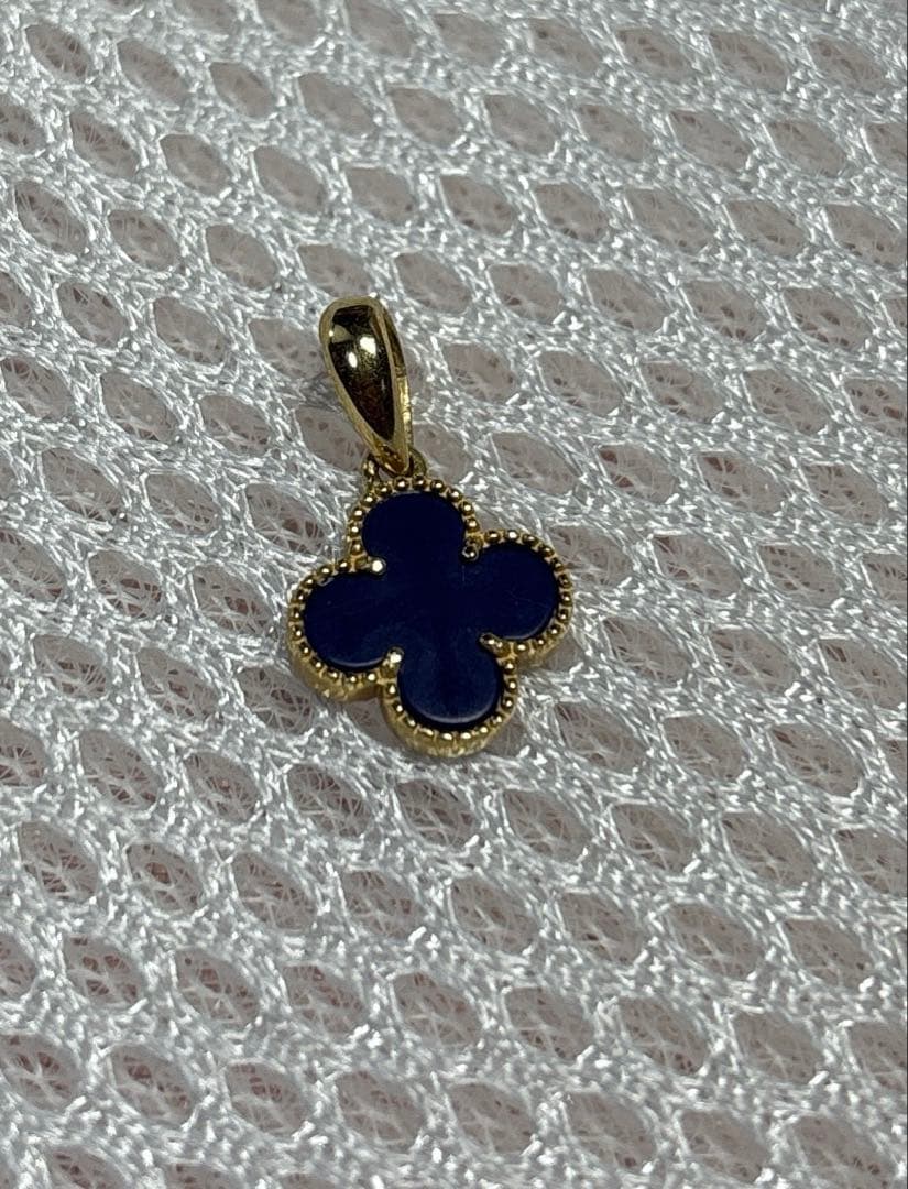 ペンダントトップ　四つ葉クローバーk18 オニキス18金　刻印