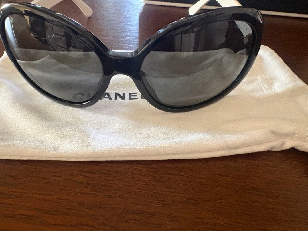 TANAKA 様限定⭐︎CHANEL ラウンド型サングラス ブラック ホワイト