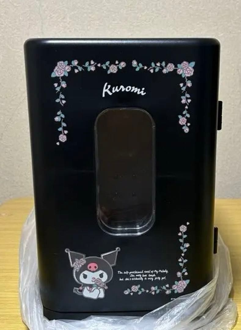 未使用　ポータブル　保冷温庫　8ℓ 車でも使える2電方式　サンリオ