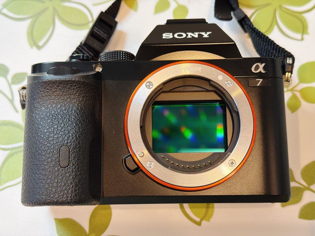 【美品】SONY α7 ILCE-7 ミラーレスカメラ 一眼 レンズキット