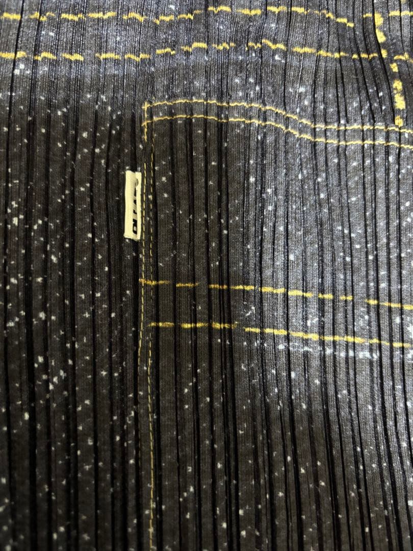 週末SALE‼️イッセイミヤケISSEY MIYAKE プリーツプリーズ 紺