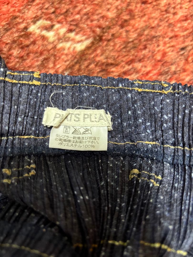 週末SALE‼️イッセイミヤケISSEY MIYAKE プリーツプリーズ 紺