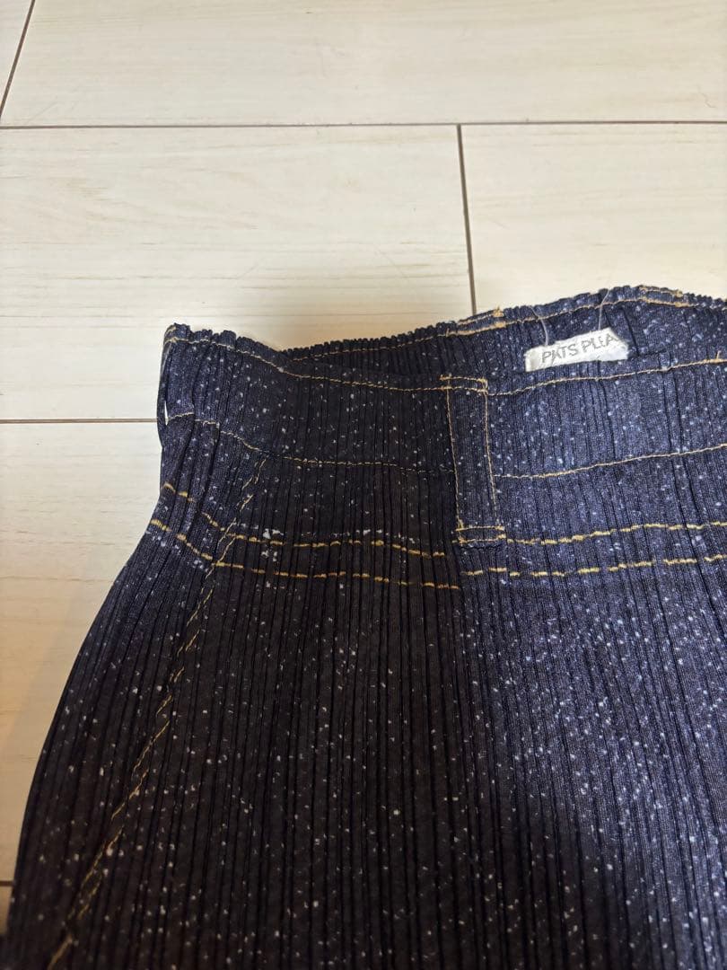 週末SALE‼️イッセイミヤケISSEY MIYAKE プリーツプリーズ 紺