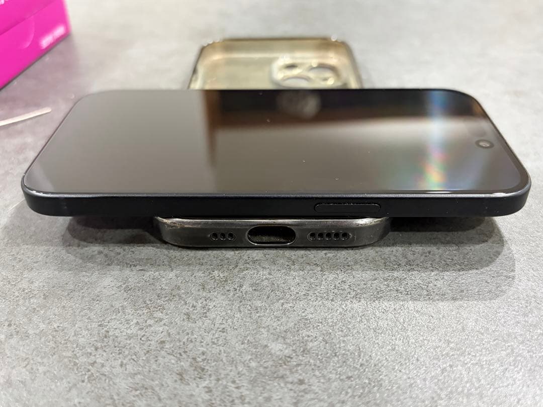 【美品】iPhone 15 256GB ブラック SIMフリー バッテリー84%