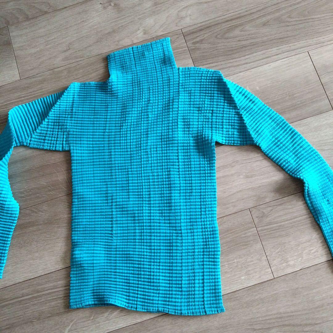 ISSEY MIYAKE タートルネック M サイズ　プリーツ