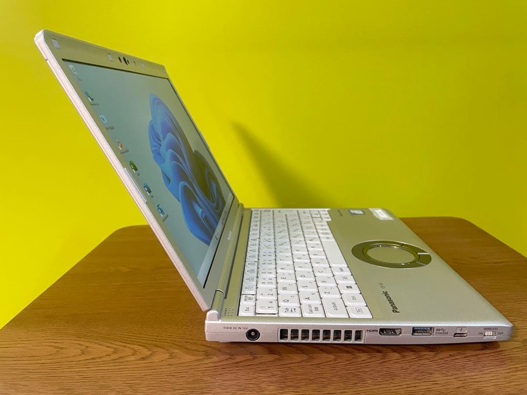 Panasonic レッツノート CF-SV7