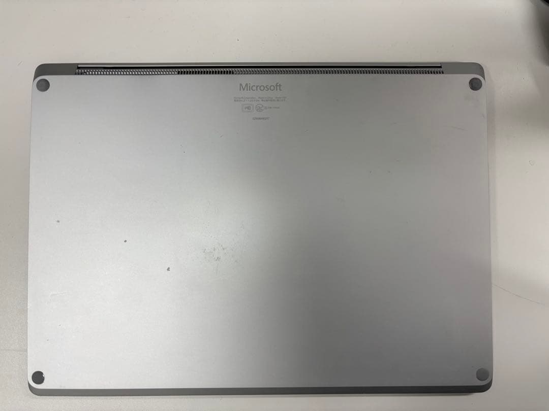 Microsoft Surface Laptop シルバー