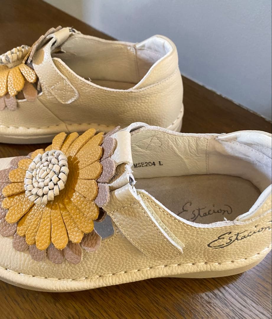 エスタシオン　スリッポン　本革　フラワー　ベルト　アイボリー　希少！