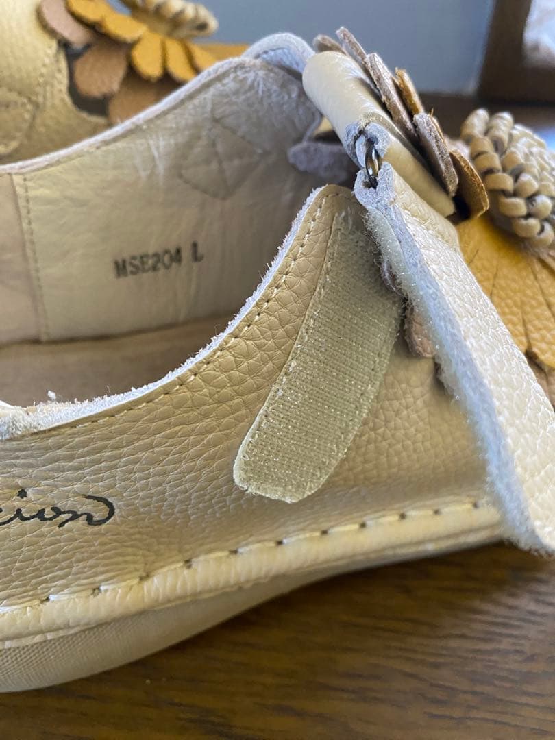 エスタシオン　スリッポン　本革　フラワー　ベルト　アイボリー　希少！