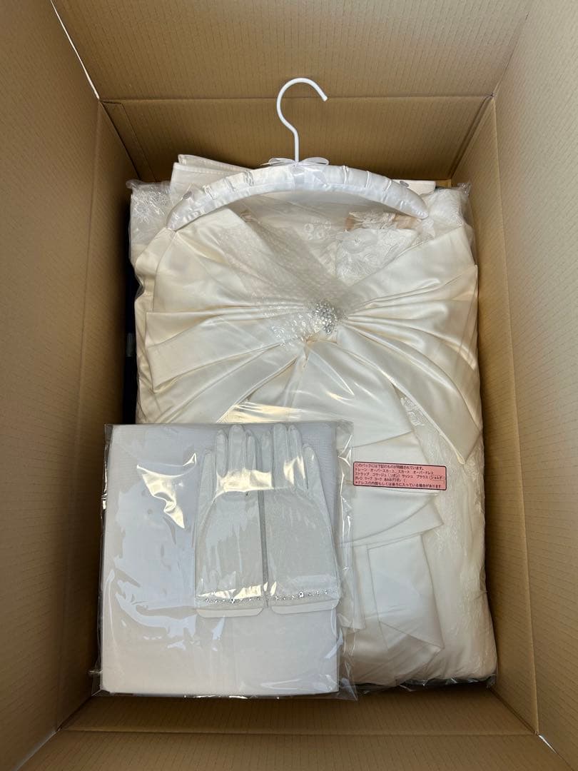 【美品】ウェディングドレス Barbie フラワーレース