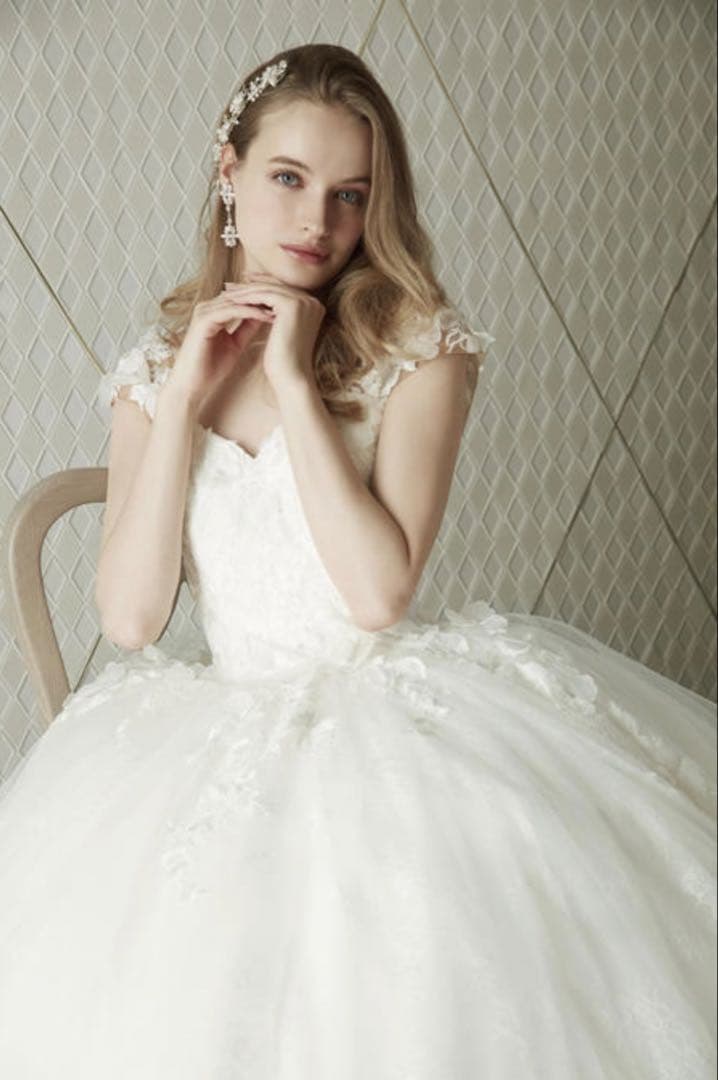 【美品】ウェディングドレス Barbie フラワーレース