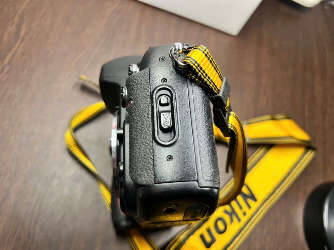 ニコン f100 + レンズ af 28-200 f3.5-5.6