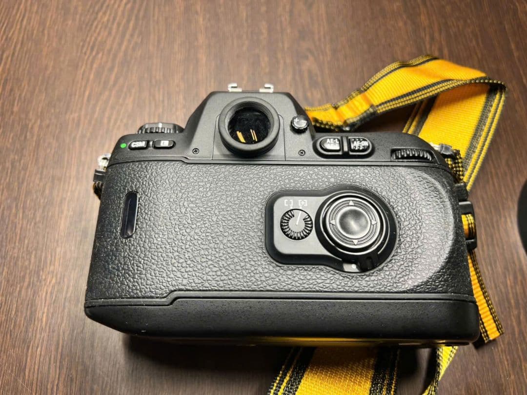 ニコン f100 + レンズ af 28-200 f3.5-5.6