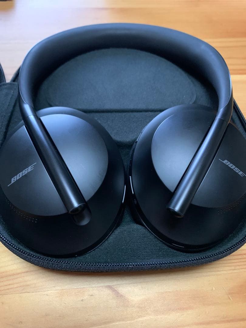 Bose ワイヤレスヘッドホン ブラック　NC700