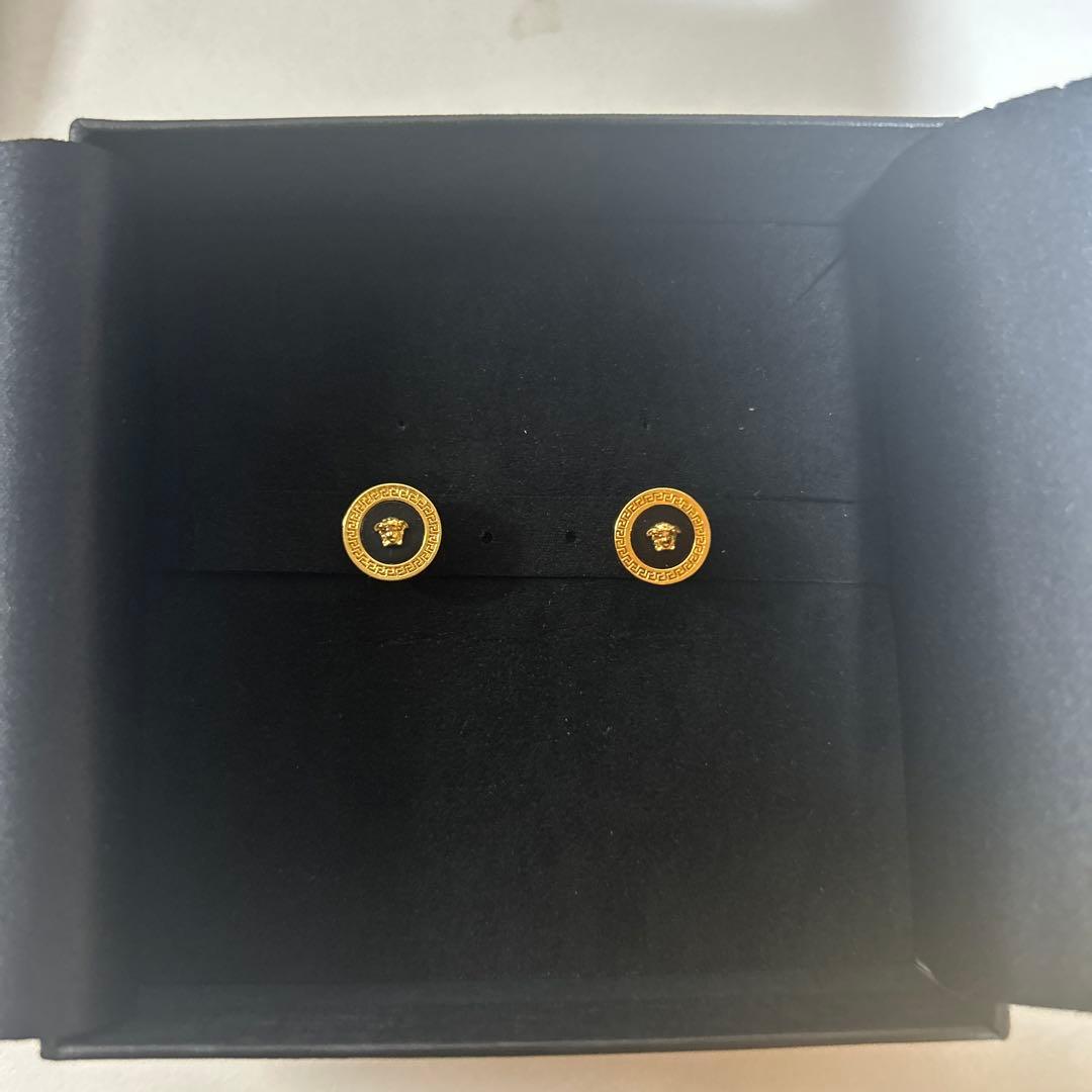 VERSACE ゴールド ピアス(両耳用)