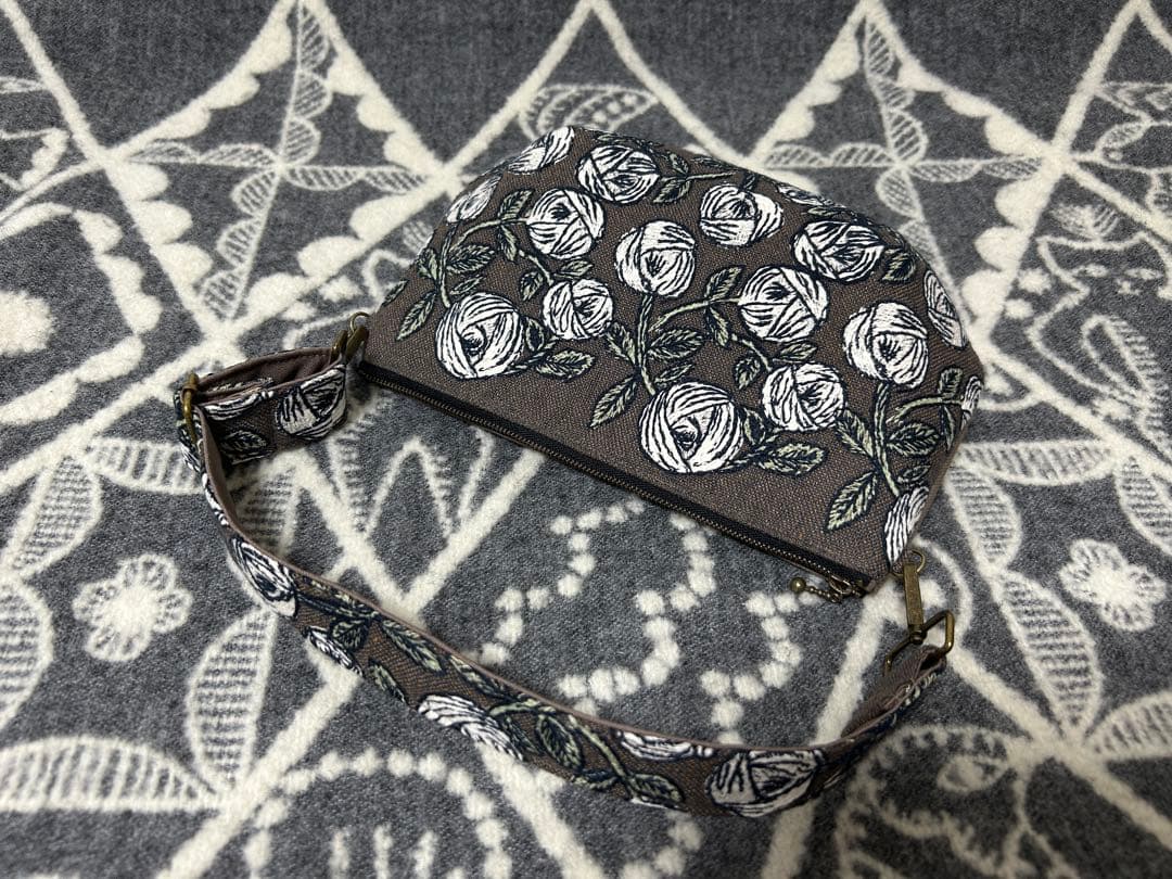 スマイル 様 rosy コロりんポシェット