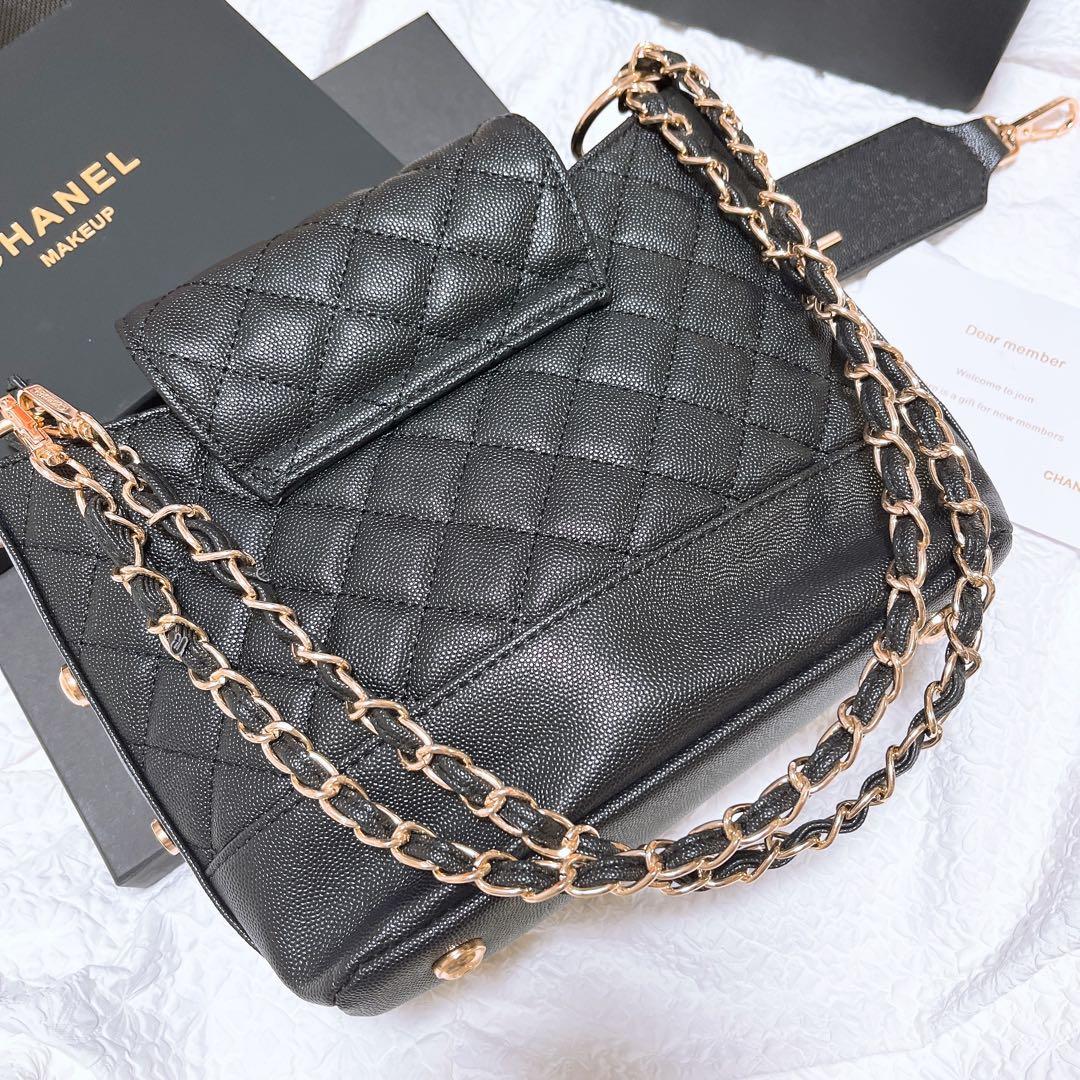 CHANEL MAKEUP キルティングチェーンショルダバック