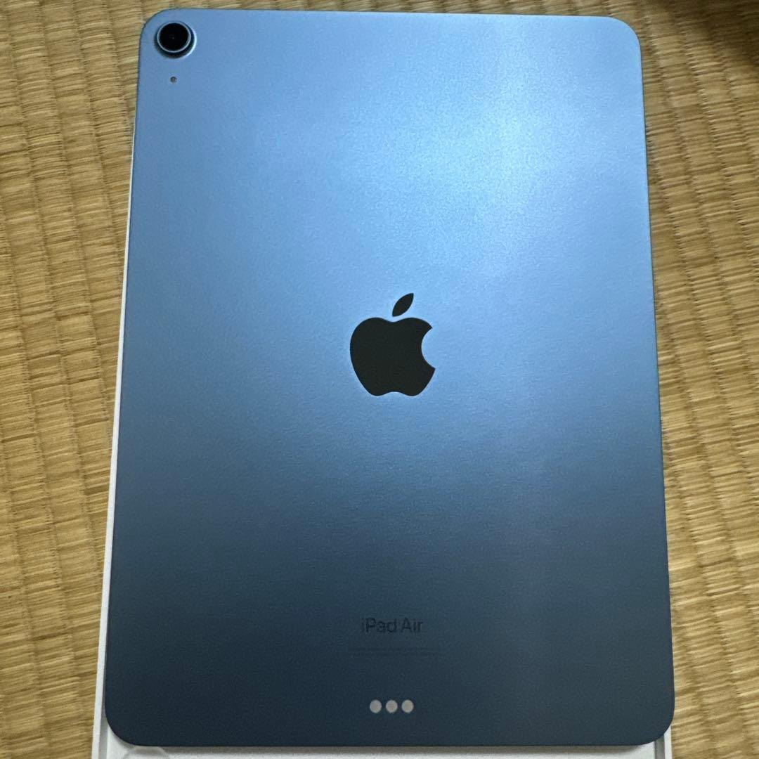 た*ー様 Apple iPad Air第5世代 3M9E3J/A 64GBブルー
