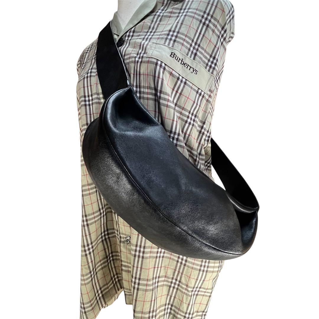 コ*モ様 COS コス ボディバッグ 羊革 プリーツベルトバッグ 黒 closs