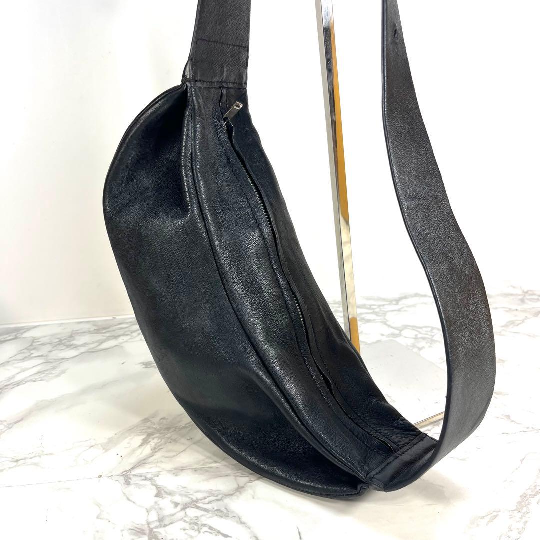 コ*モ様 COS コス ボディバッグ 羊革 プリーツベルトバッグ 黒 closs