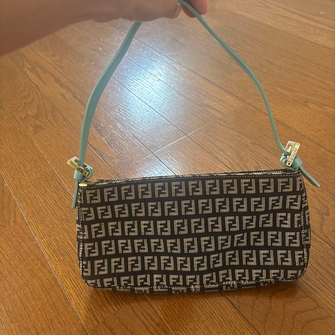 カ*ォ様 FENDI バック