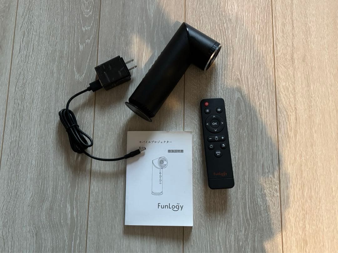 【良品】モバイルプロジェクター FunLogy X-03