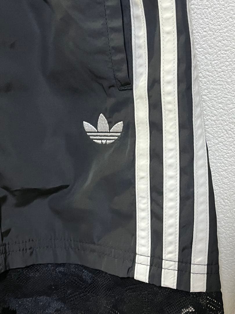 adidas レース トリム スリーストライプス ショーツ ショートパンツ