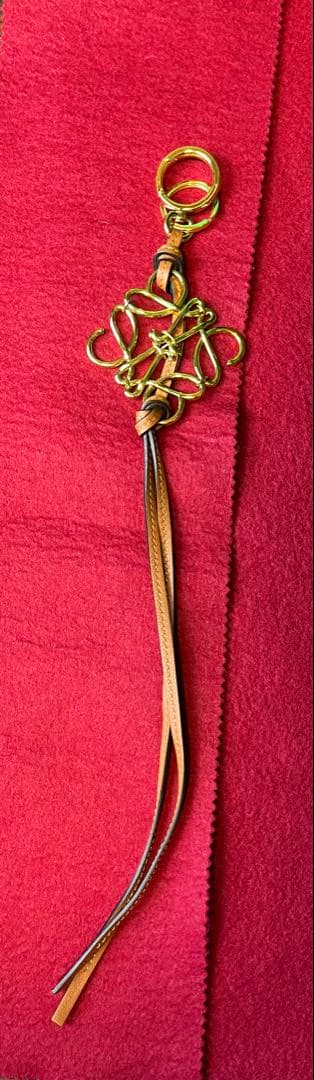 LOEWE アナグラムチャーム キーホルダー