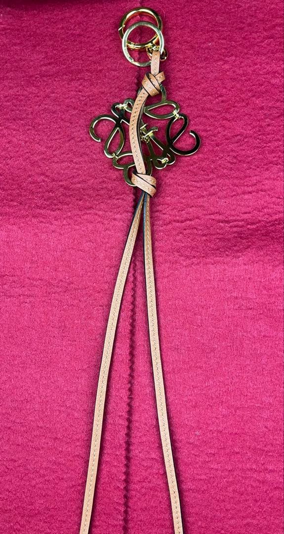 LOEWE アナグラムチャーム キーホルダー