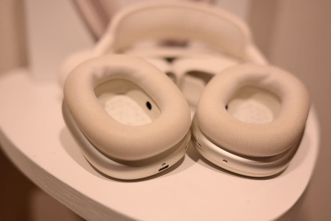 新色　AirPods MAX スターライトワイヤレスヘッドフォン 本体