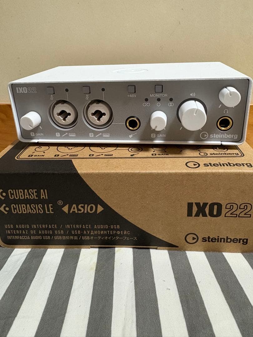 Steinberg IXO 22 ホワイト