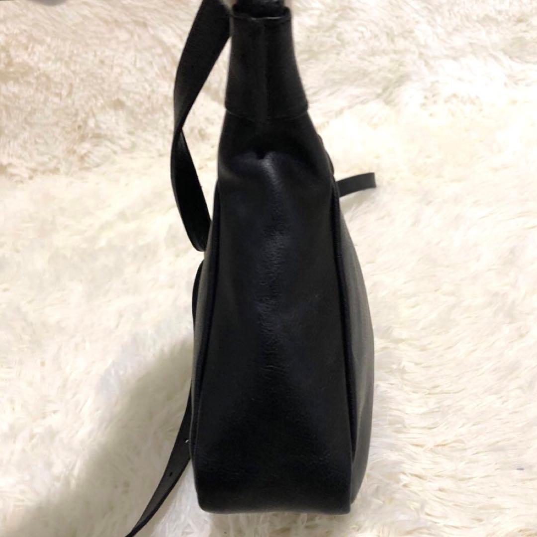 イルビゾンテ ショルダーバッグ　レザー ブラック