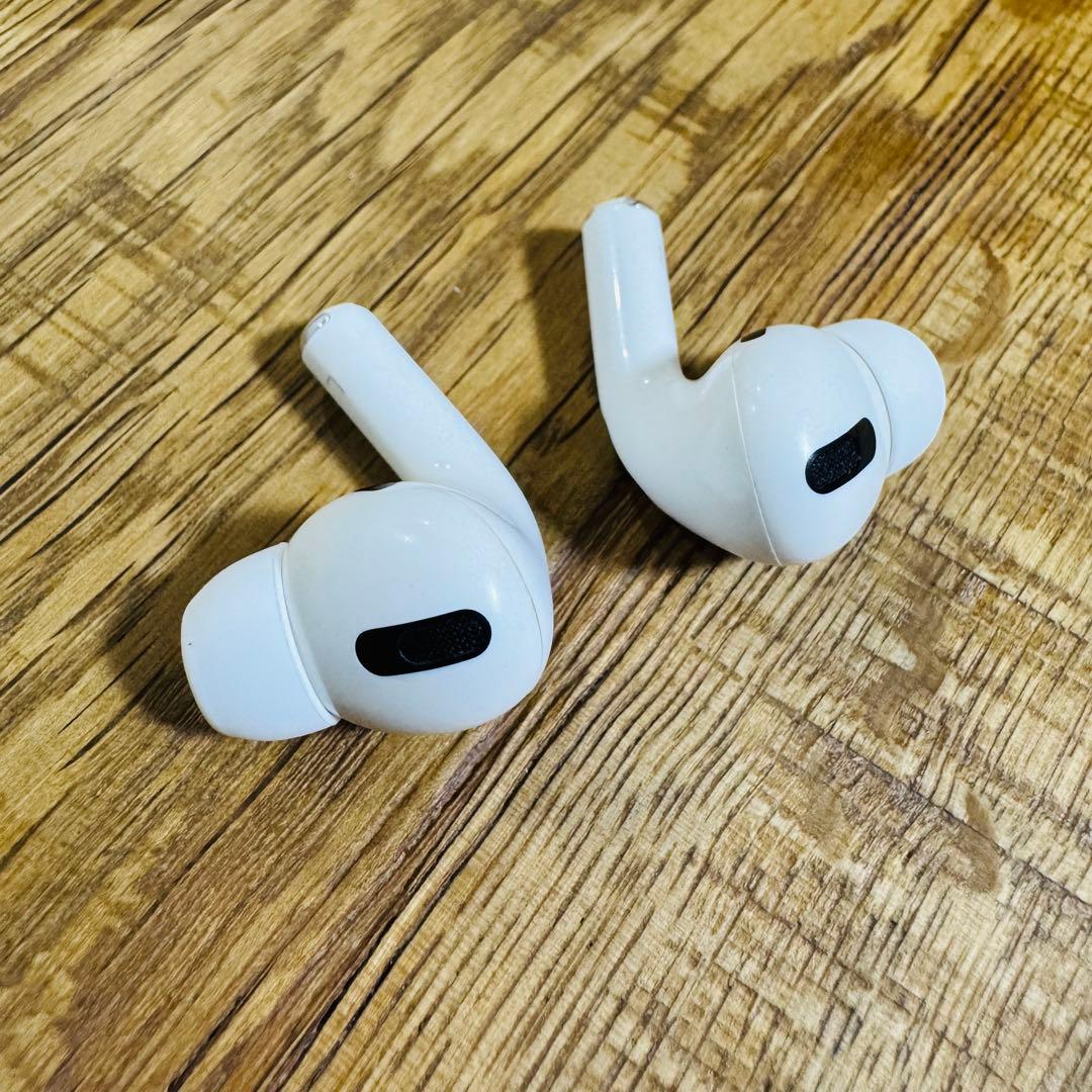 Apple AirPods Pro 第1世代 Lightning White