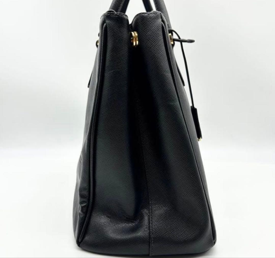 プラダ　ハンドバッグ　ガレリア　三角ロゴ　サフィアーノレザー　ゴールド金具