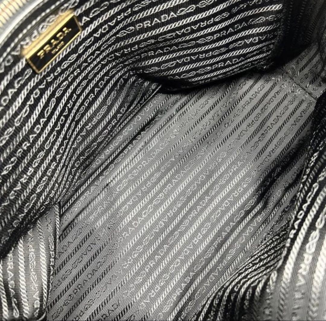 プラダ　ハンドバッグ　ガレリア　三角ロゴ　サフィアーノレザー　ゴールド金具
