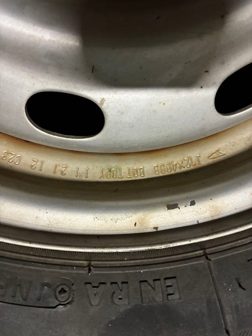 軽トラ、軽バン鉄ホイール付きスタッドレスタイヤ　4本