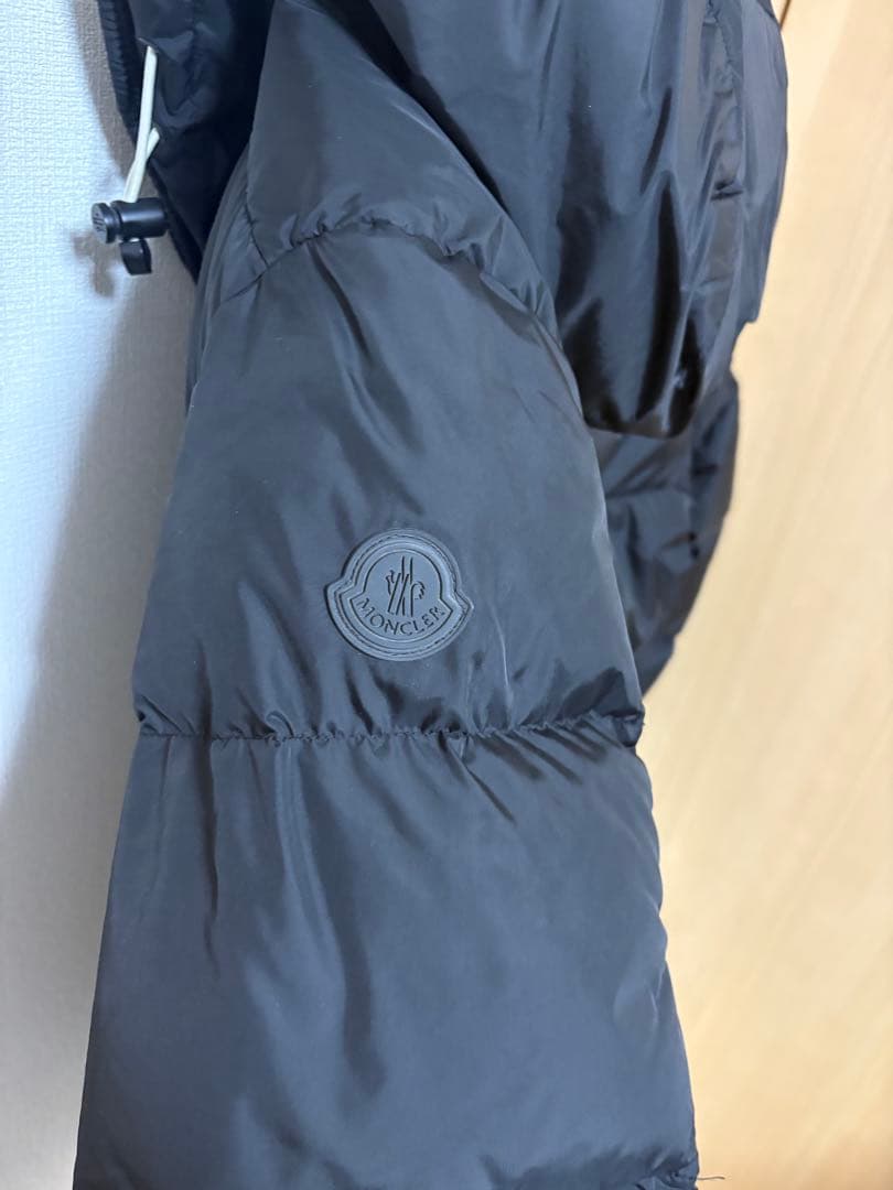 【極美品】MONCLER モンクレール MONTCLA モンクラ サイズ4
