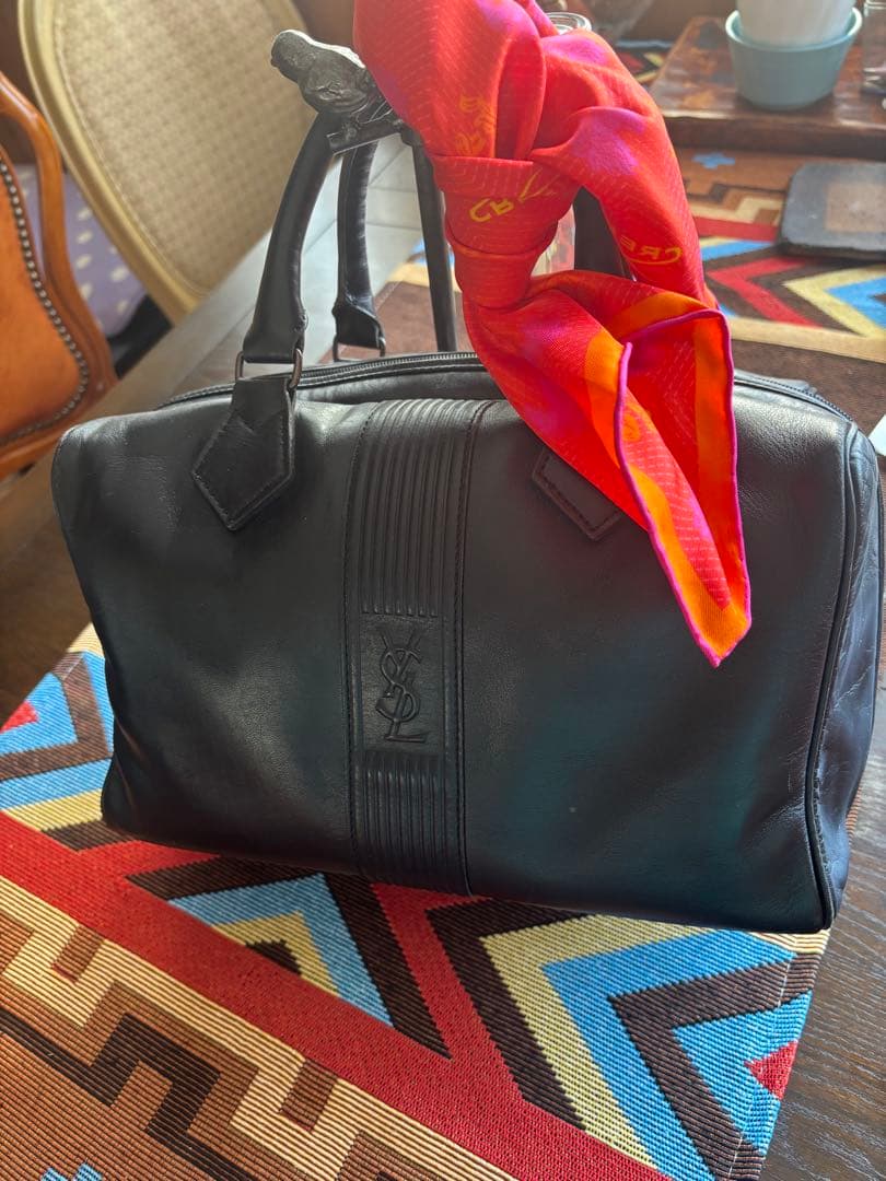 Kです。美品YSL イヴサンローラン レザーミニボストン ハンド バッグ