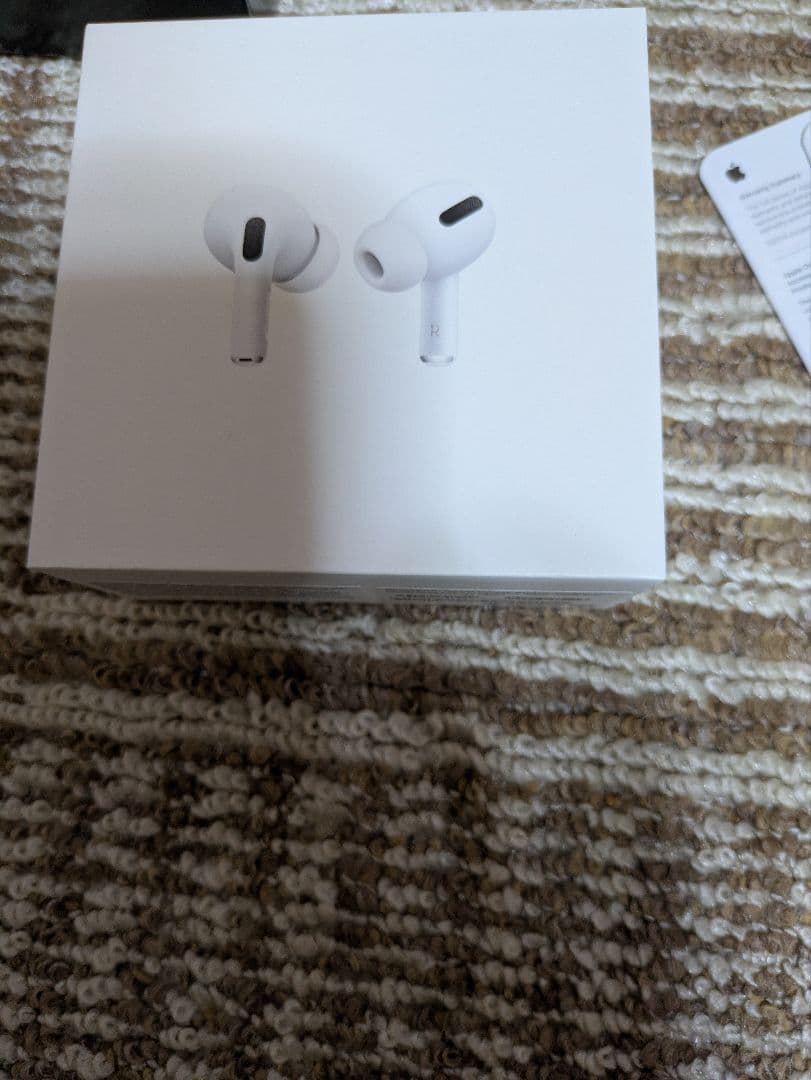 AirPods Pro MagSafe充電ケース付き