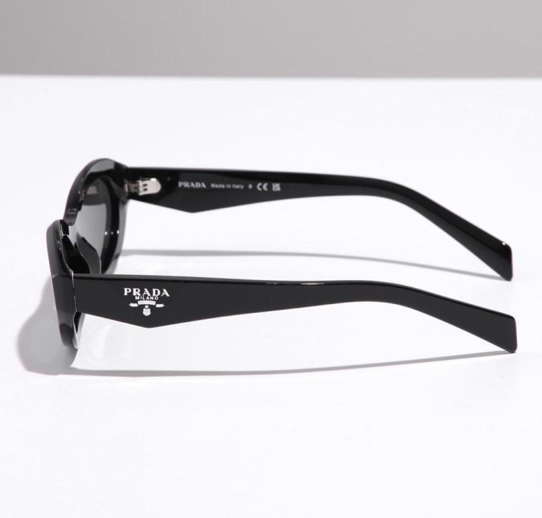 PRADA サングラス　キャットアイ型