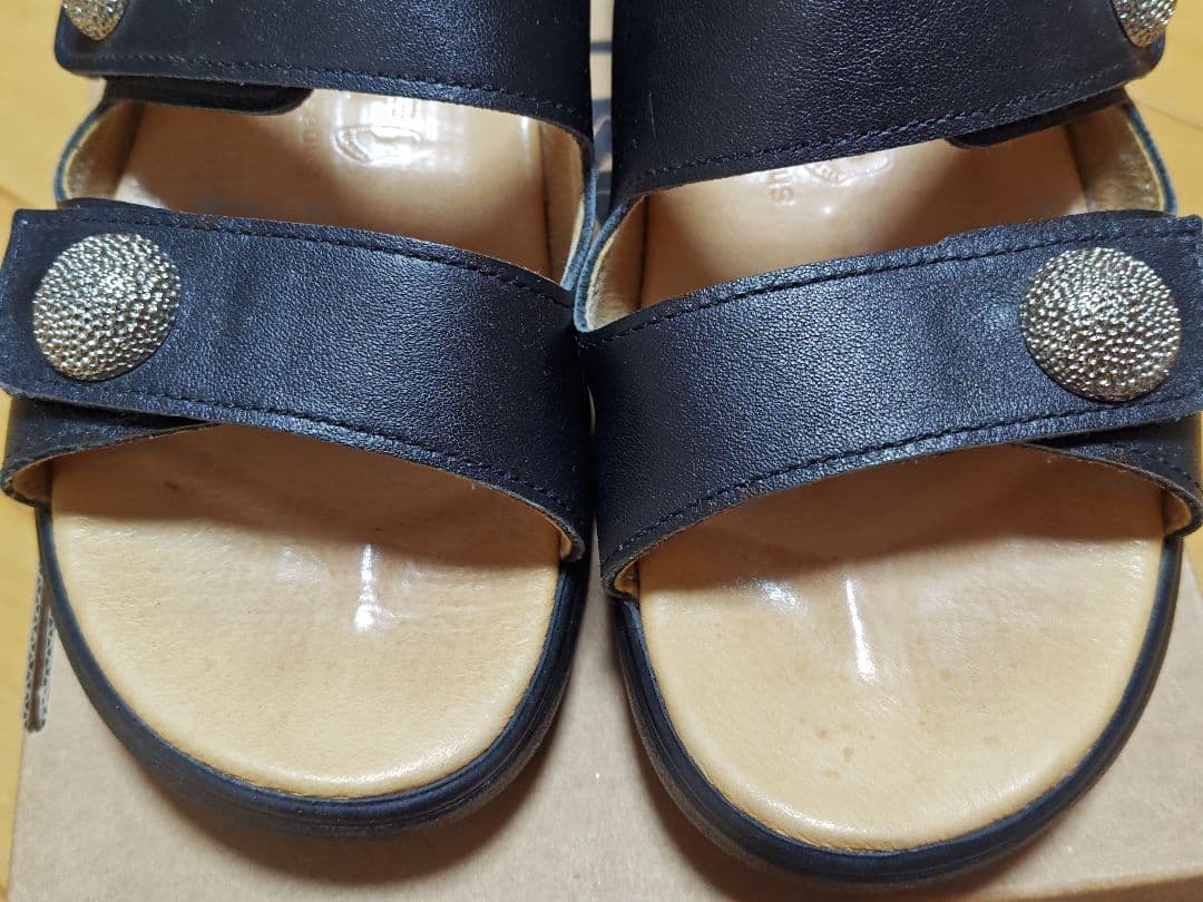 BENESU 　装飾付きおりゃれサンダル2076BK 23.0