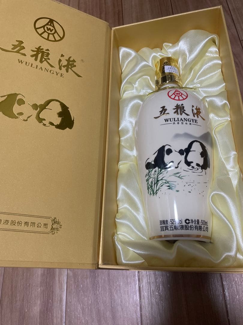 [希少：未開封] 五粮液 白酒　中国 52％ 500ml 陶器　パンダ　限定