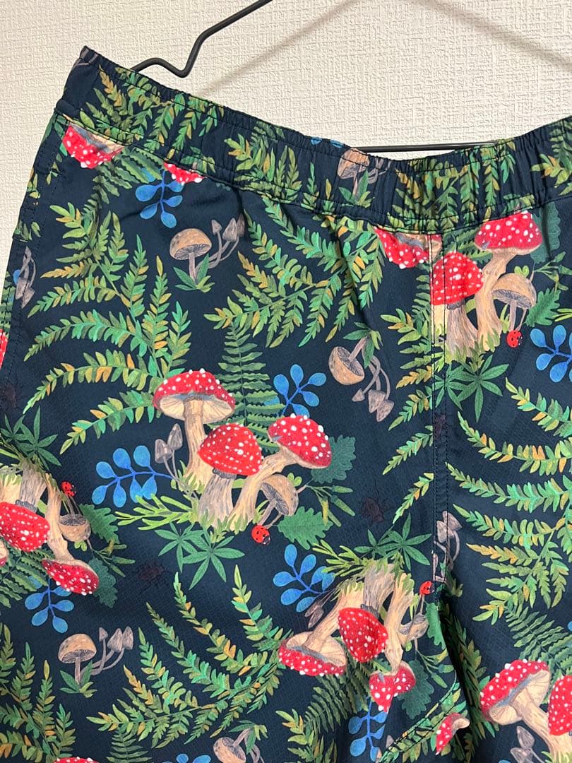 未使用）ノースフェイス ノベルティー　ショート パンツ　サイズXL キノコ柄