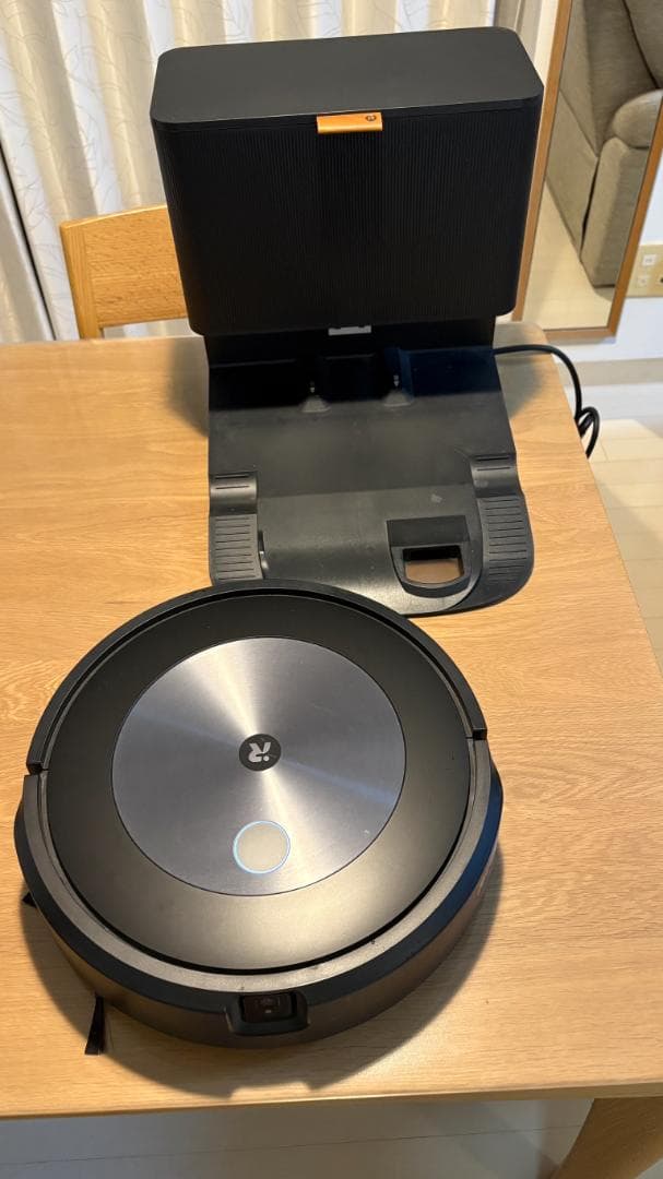 iRobot Roomba j7+ 本体、箱付き、予備ブラシ付