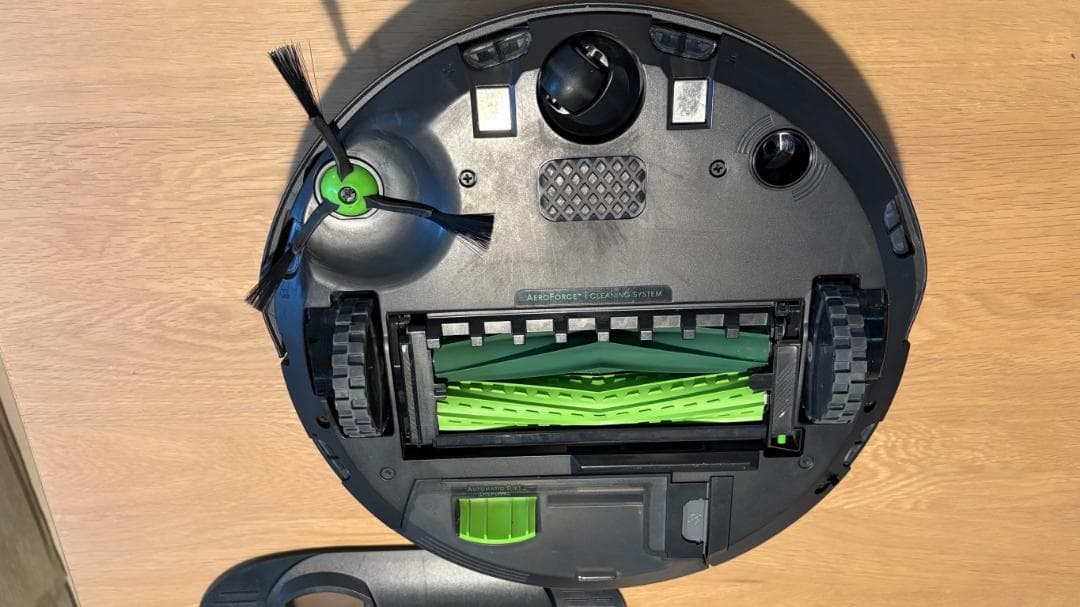 iRobot Roomba j7+ 本体、箱付き、予備ブラシ付