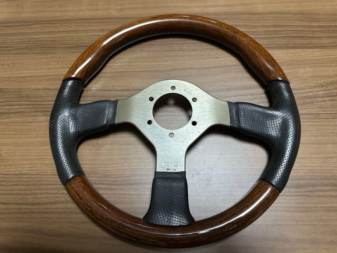 MOMO ステアリング　ファイター　ウッドステアリング